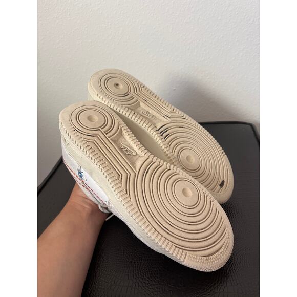 NIKE Air Force 1 Women Low '07 SE Nike 101 DX2348-100 White Sneakers - Picture 9 of 9